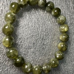 9MM Super Flashy Olive Green Muscovite Natural Crystal Bracelet